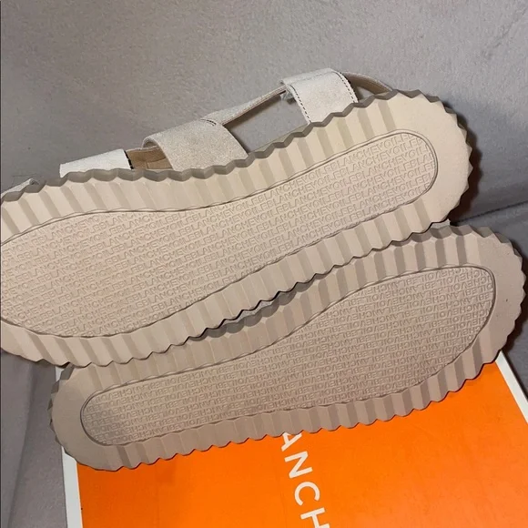 NWT VOILE BLANCHE ALICE Leather Sandals in Beige - Picture 14 of 14